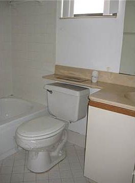 4th image of 4521 Carambola Cir S #27278