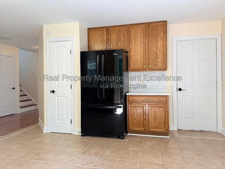 305 Holly Thorn Trce — Photo 10