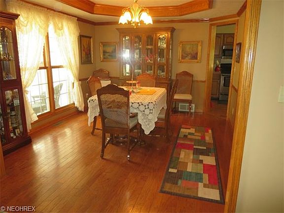 3rd image of 8235 Tanglewood Ln