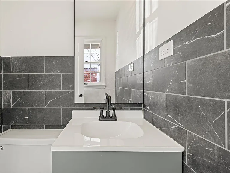 2725 Kent Dr — Photo 22