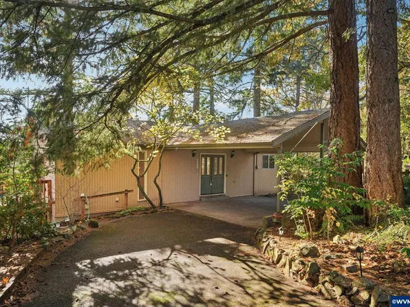 2230 Emmett Dr NW, Salem, OR 97304