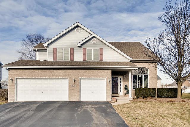 1st image of 1545 W Centurion Ln