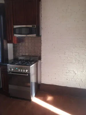 Rented by Aysaac Allen LLC | media 31