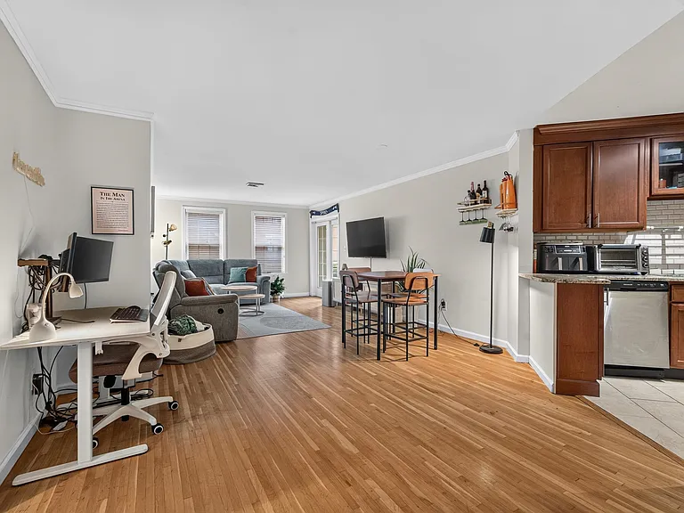 1001 Clinton St #3E — Photo 4