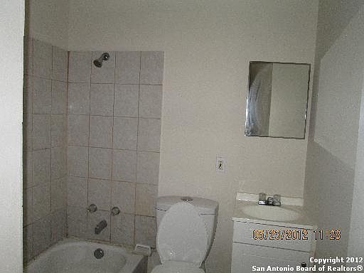 5th image of 520 E Myrtle St #1