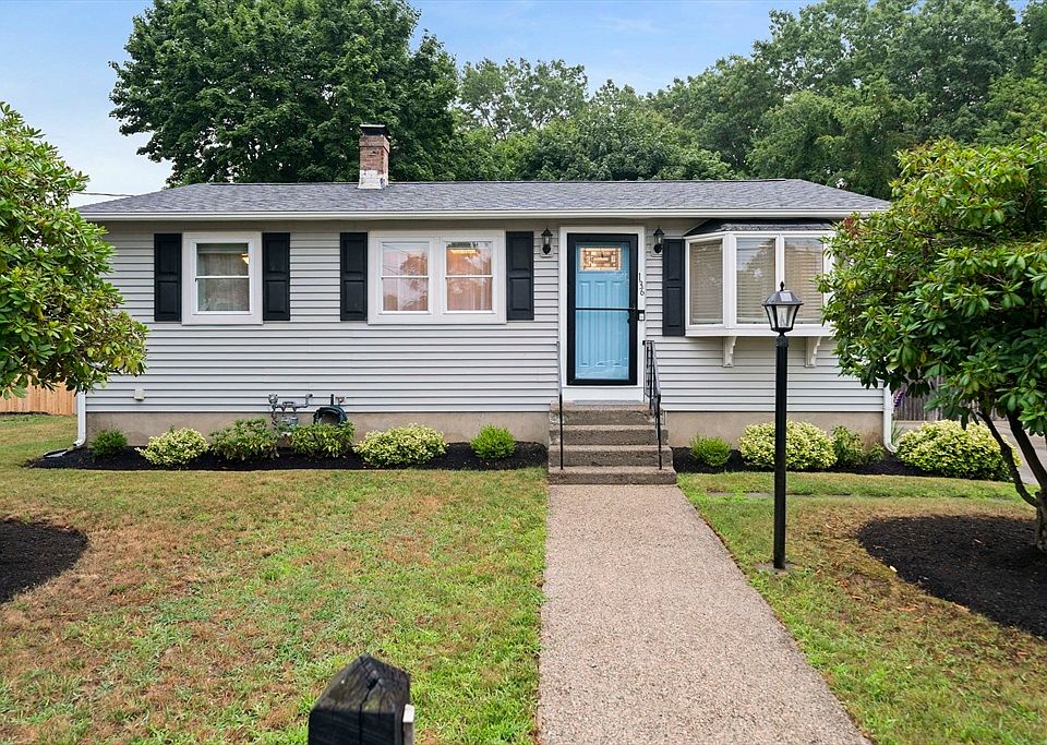 1st image of 136 Pond St