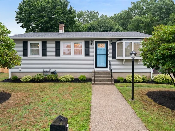 136 Pond St, Rockland, MA 02370