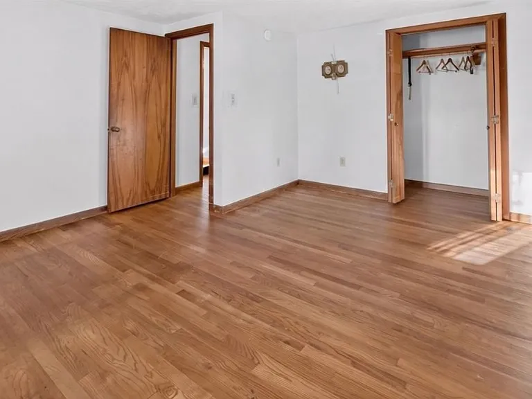 23 Thompson St — Photo 15