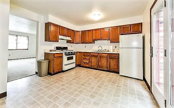 515 Barclay Ave — Photo 11