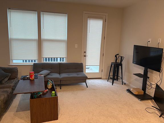 3rd image of 6072 Beake St