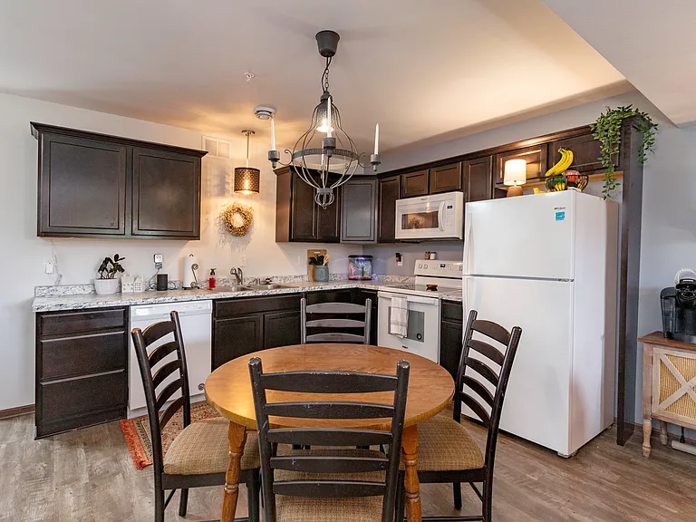 Pineview Townhomes — Photo 24
