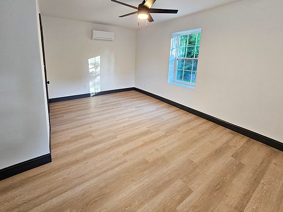 4th image of 4330 Mansion Ave #1