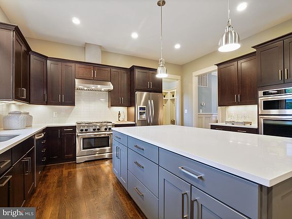 5th image of 904 Dale Ct SE