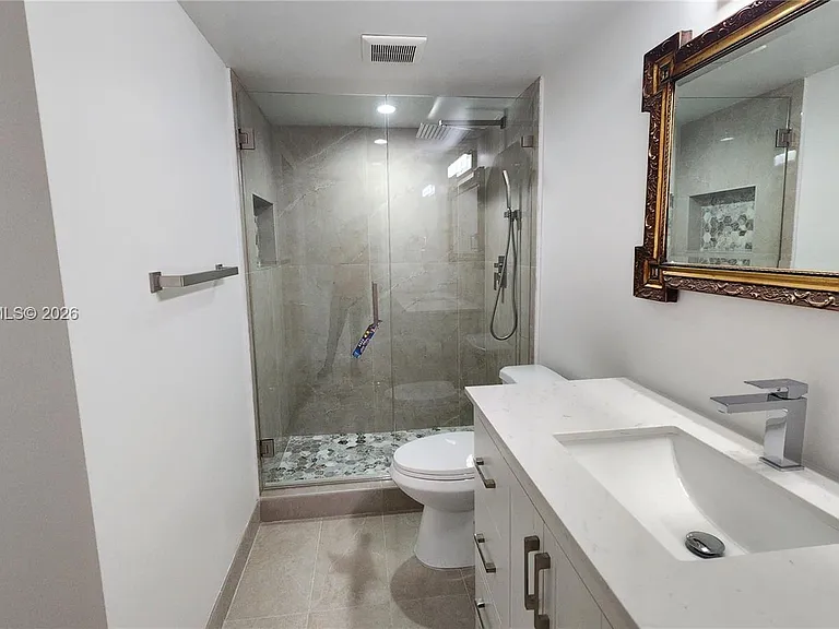 2403 Antigua Cir #L2 — Photo 14