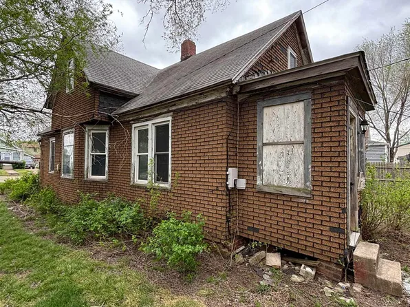 205 2nd St, South Pekin, IL 61564