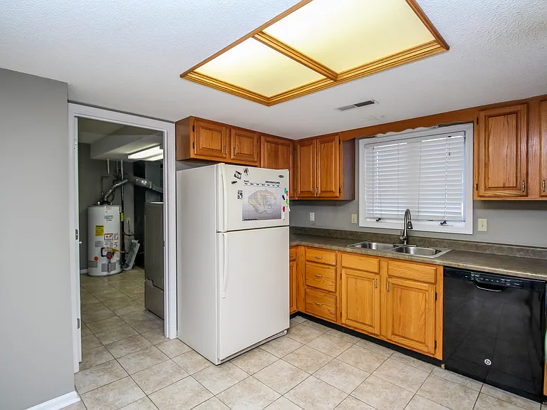 117 Hollyridge Ln — Photo 12