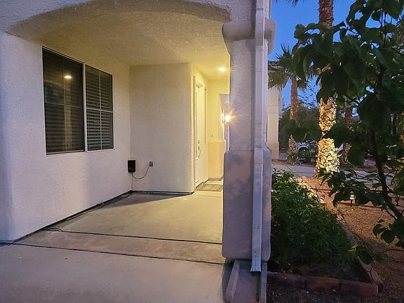 4th image of 2942 Jacaranda Dr