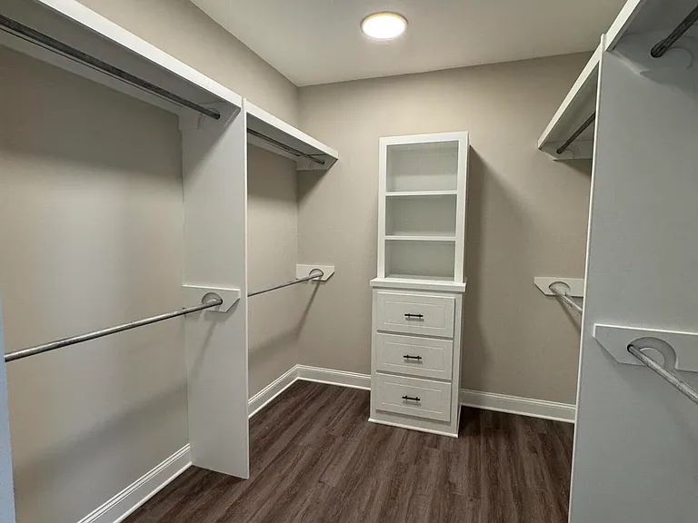 706 Kathleen Way — Photo 13