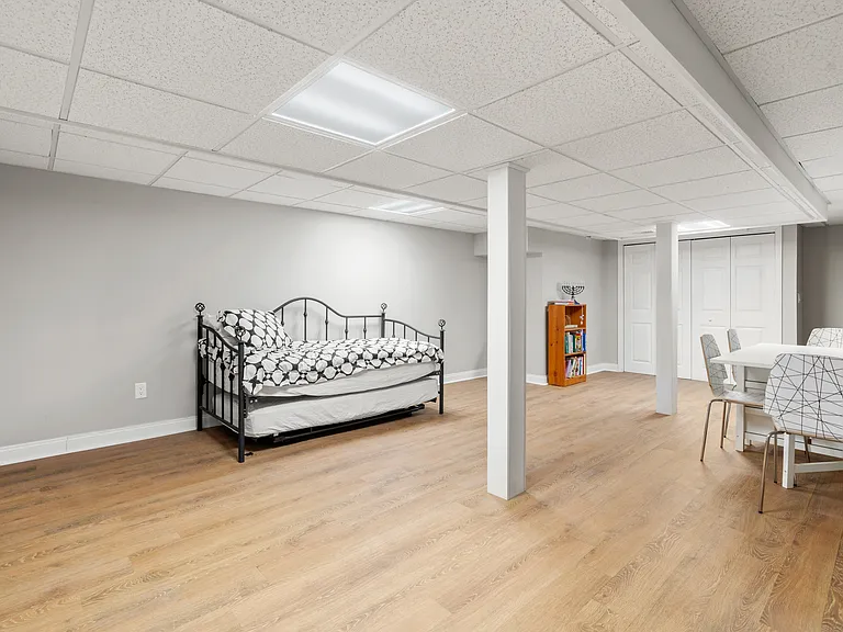 32 E Chestnut St #32 — Photo 12