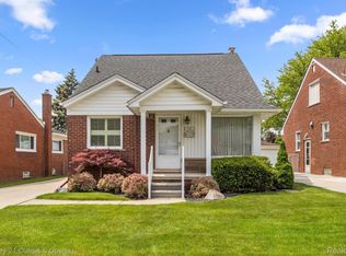 1752 Walnut St, Dearborn, MI 48124