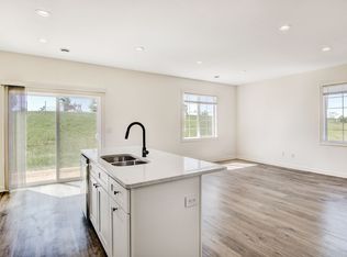 2476 Cedarwood Ln, River Falls, WI 54022