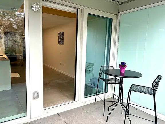 4th image of 550 Broadway E #202