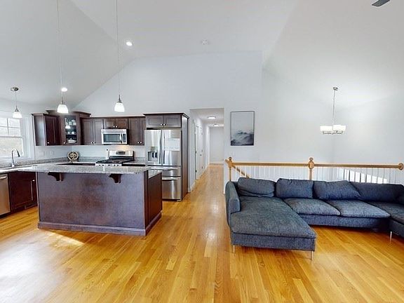 2nd image of 174 Marvel St