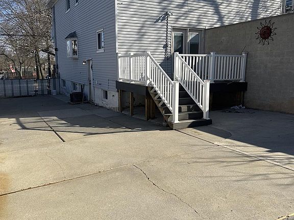 4th image of 311 Durant Avenue