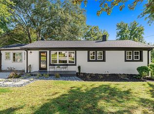 710 Evelyn Dr, Seneca, SC 29678