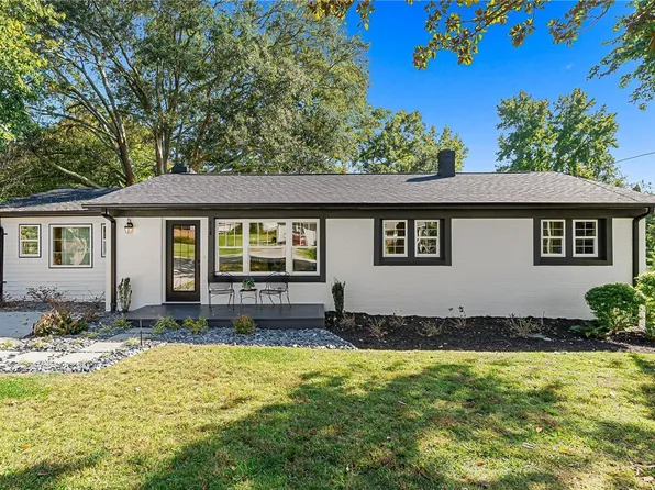 710 Evelyn Dr, Seneca, SC 29678