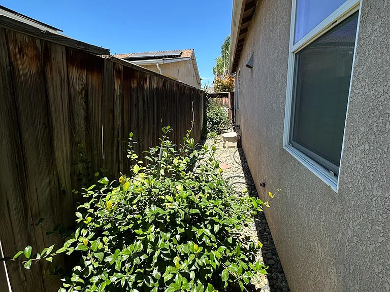 5541 N Plum Ln — Photo 32