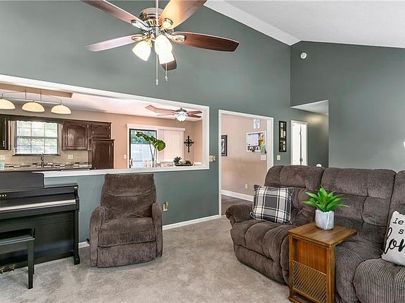 4th image of 537 SE Ashton Ct