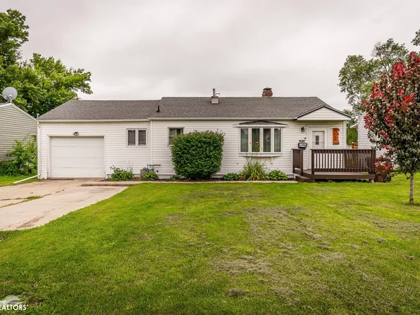 1025 S 8th Ave, Marshalltown, IA 50158
