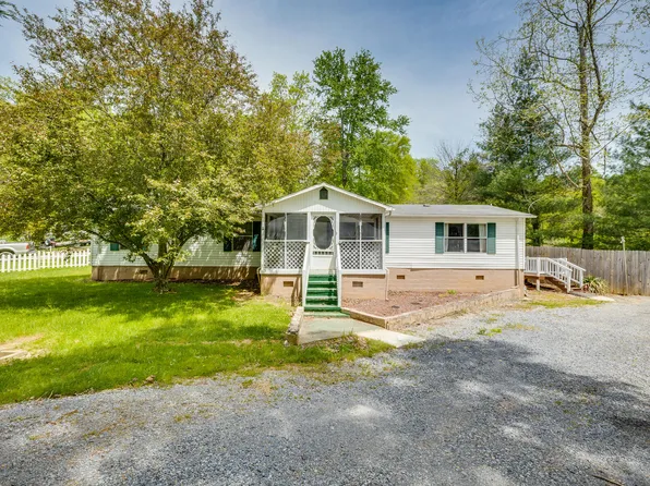 110 Forest Hill Dr, Johnson City, TN 37604