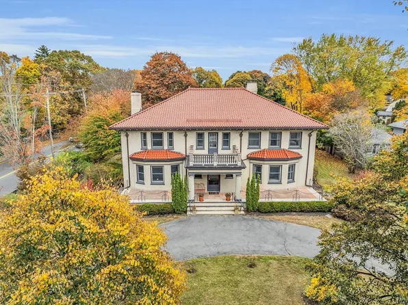 2 Ocean Ave, Swampscott, MA 01907