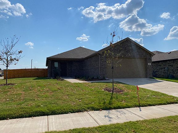 2nd image of 1401 Waverley Dr