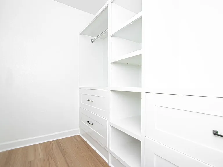 315 Autumn Dr — Photo 15