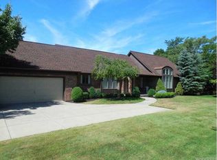 103 Hidden Ridge Cmn, Williamsville, NY 14221