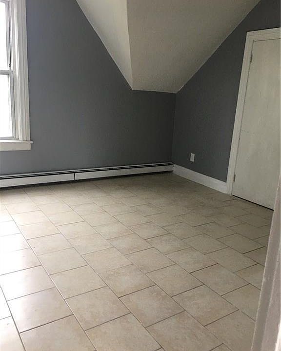 2nd image of 905 Manton Ave APT 3