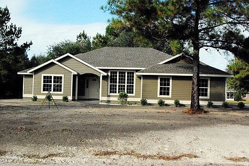 1st image of 184 SW Lucile Ct
