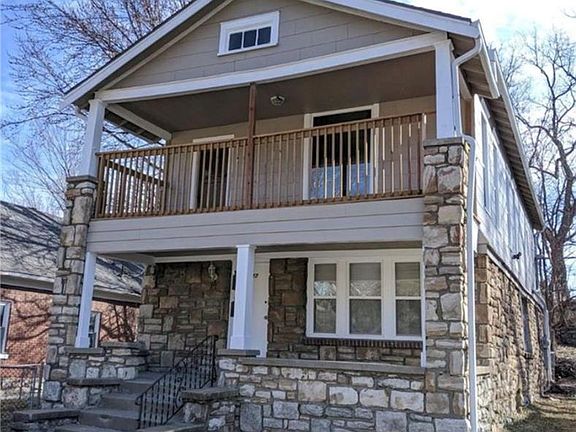 3rd image of 2727 Vine St