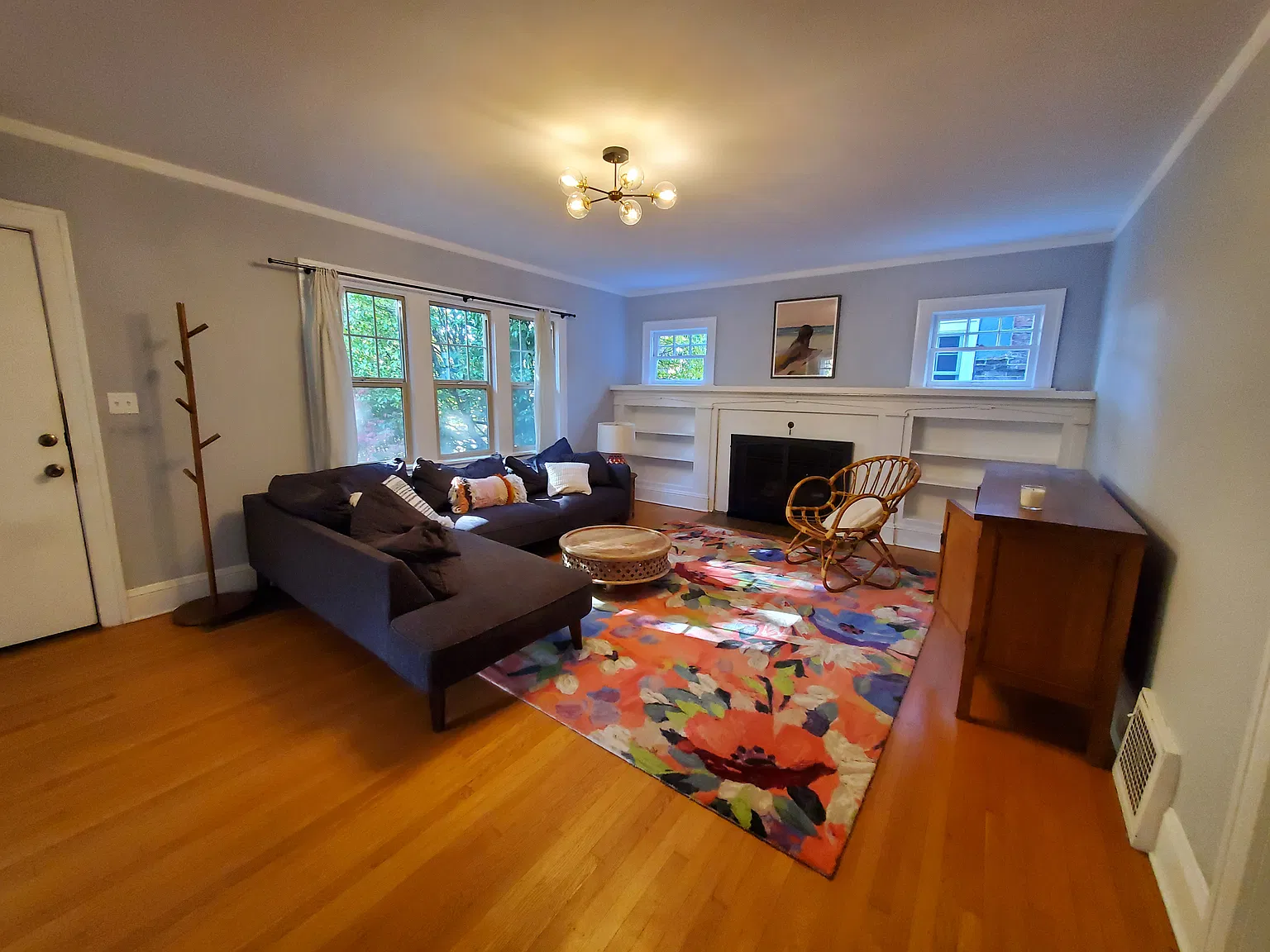 3 bed, 2.5 bath, 2419 sqft, $3,700 — Photo 3