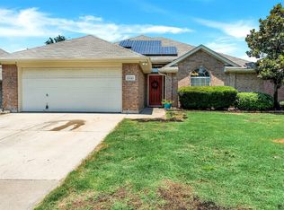 3713 Regency Cir, Fort Worth, TX 76137