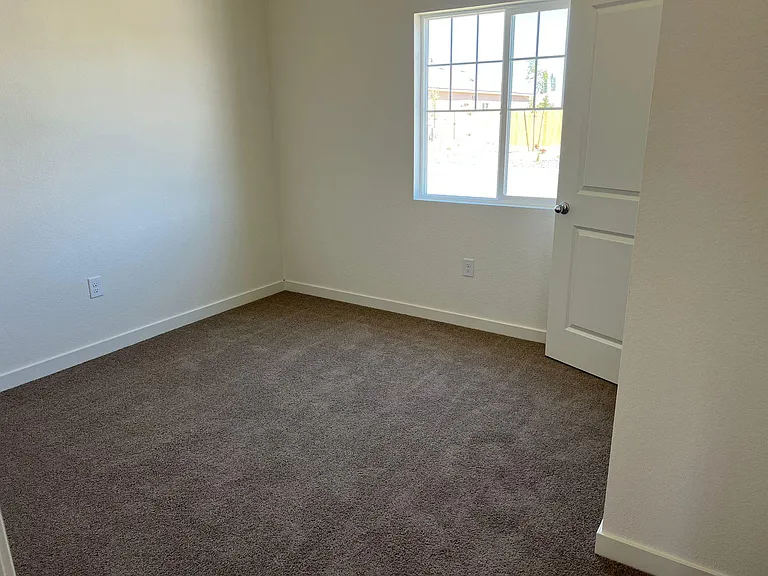 963 Kathryn Ct — Photo 8