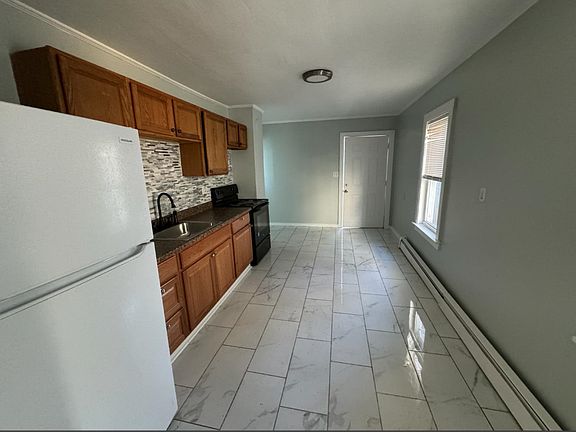 5th image of 148 Rosette St #1B
