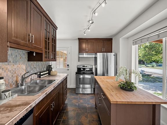 3rd image of 1114 W Briarcliff Ave
