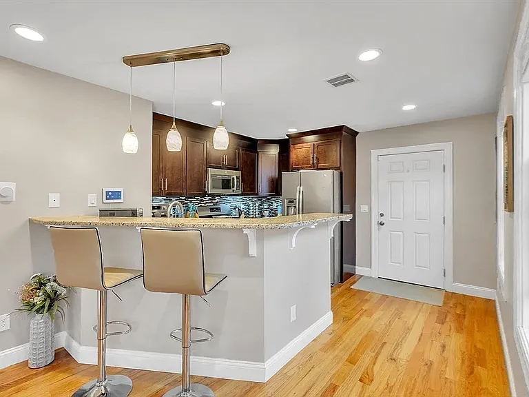 11 Hamlin Pl #B — Photo 7