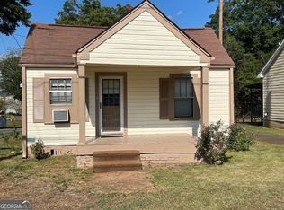 111 S Victoria St, Commerce, GA 30529