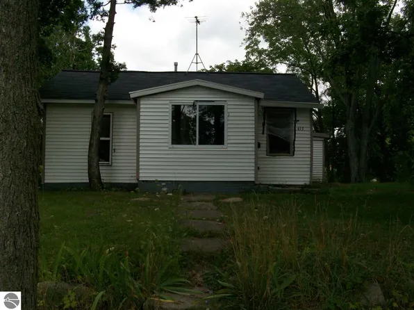 413 S Mill St, Saint Louis, MI 48880