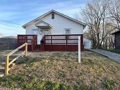 677 W Jackson St, Marshall, MO, 65340